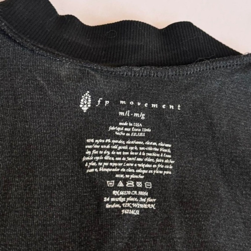 FREE PEOPLE Movement Triumph Stripe Crop Top Women's Medium Black Athleisure Y2K - Picture 9 of 13